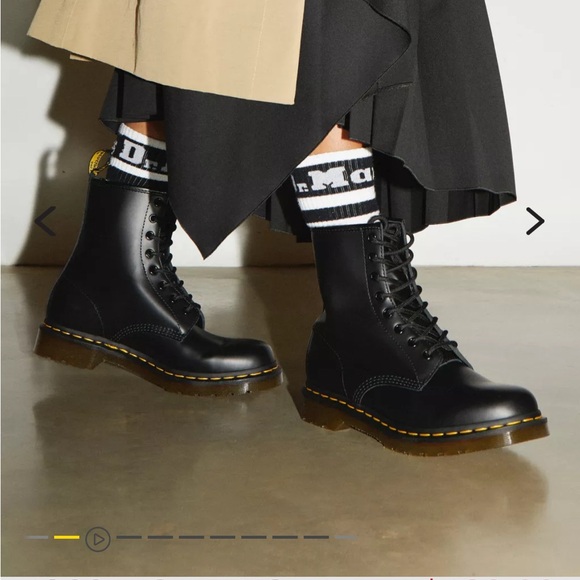 DRMARTENS 1460 WOMEN'S SMOOTH LEATHER LACE UP BOOTS - Picture 16 of 16